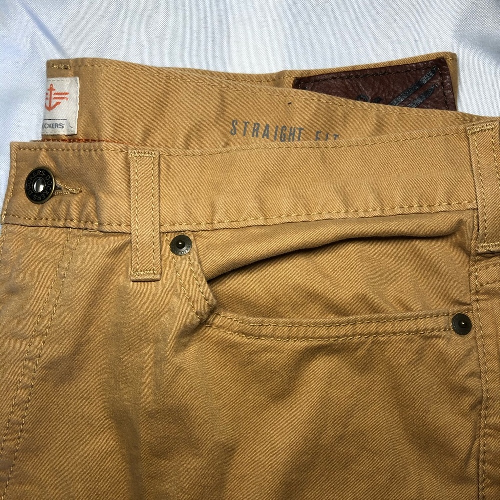 Dockers - Picture 2 of 5